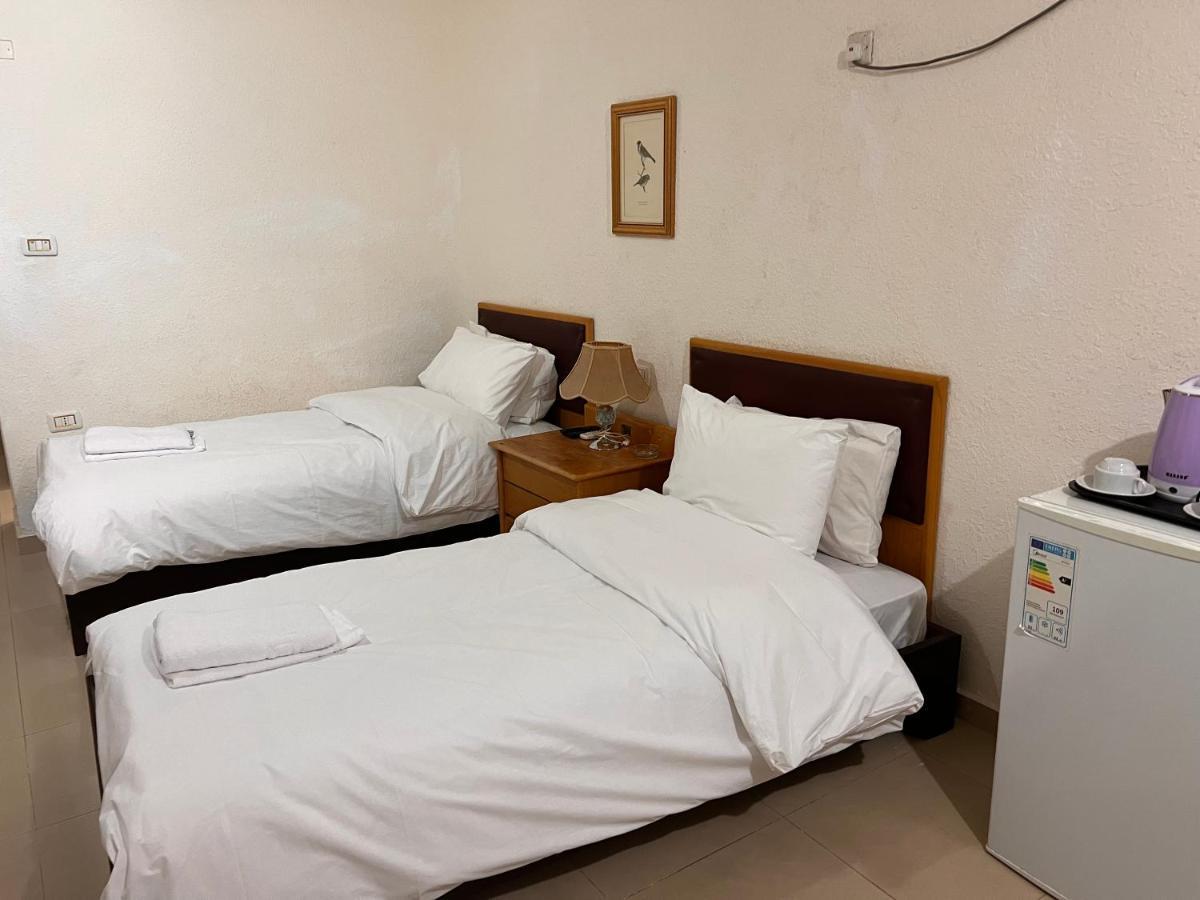 Petra Home Hotel Вади Муса Екстериор снимка