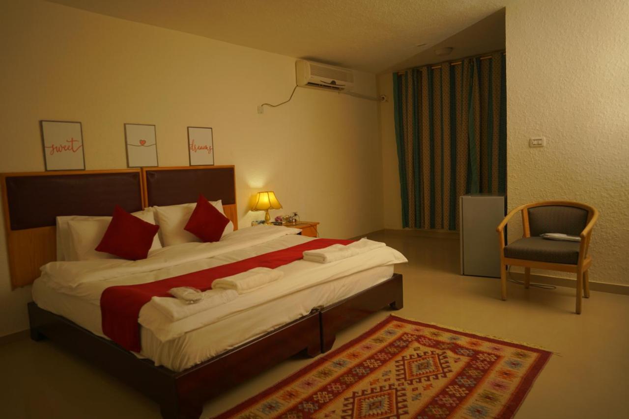 Petra Home Hotel Вади Муса Екстериор снимка